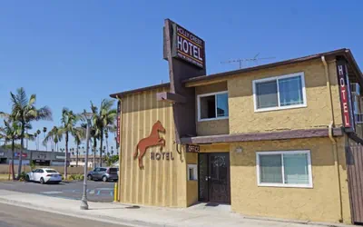 Photo 2 - Holly Crest Hotel - Los Angeles, LAX Airport