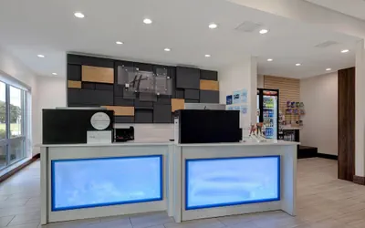 Photo 2 - Holiday Inn Express & Suites Grand Rapids South - Wyoming by IHG