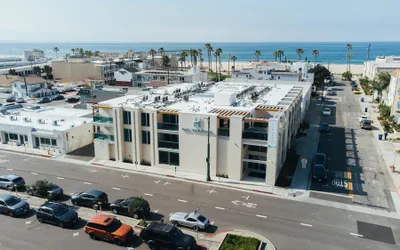 Photo 2 - H2O Hermosa Beach Hotel