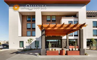Photo 2 - La Quinta Inn & Suites Santa Rosa Sonoma