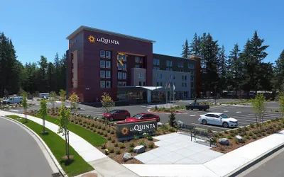 Photo 2 - La Quinta Inn & Suites by Wyndham Marysville