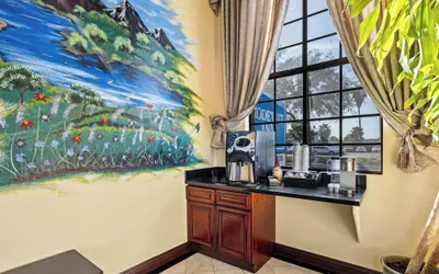 Photo 5 - Rodeway Inn Santa Ana - Garden Grove