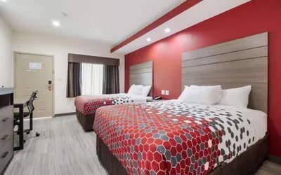 Photo 4 - REGENCY INN AND SUITES