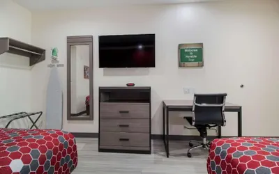 Photo 5 - REGENCY INN AND SUITES