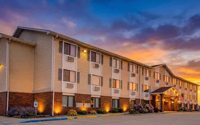 Photo 2 - Capital O Amerihost Inn and Suites Kingdom City Hwy 54 MO