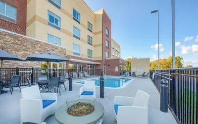 Photo 2 - Fairfield Inn & Suites by Marriott Charlotte Belmont
