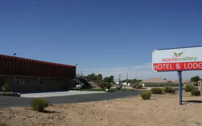 Photo 2 - Apple Valley Hotel & Lodge