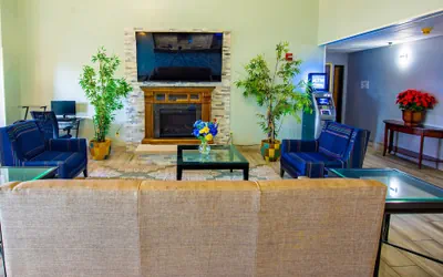 Photo 4 - Quality Inn & Suites Woodstock near Lake Geneva