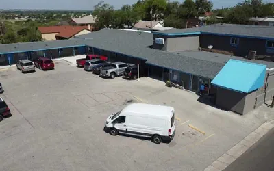 Photo 2 - Hillcrest Motel