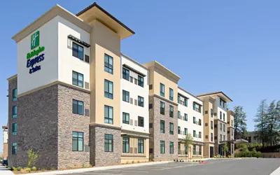 Photo 2 - Holiday Inn Express & Suites Valencia - Santa Clarita by IHG