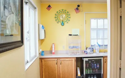 Photo 3 - The Perrysburg Budget Inn
