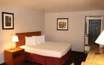 Photo 2 - Friendship Inn