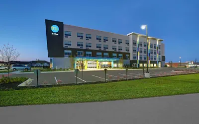 Photo 2 - Tru by Hilton Stoughton