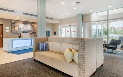 Photo 2 - Holiday Inn Express & Suites Wildwood The Villages by IHG