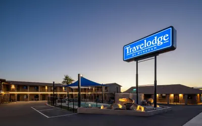 Photo 2 - Travelodge by Wyndham Parker