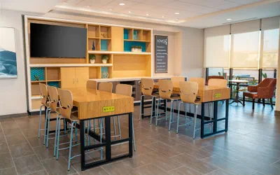 Photo 4 - Home2 Suites by Hilton Corona