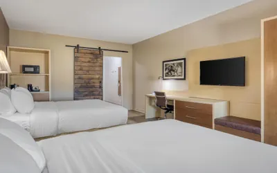 Photo 5 - Best Western Bandera Suites & Saloon