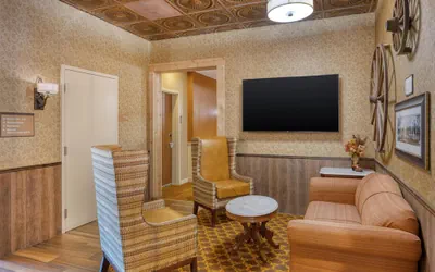 Photo 4 - Best Western Bandera Suites & Saloon