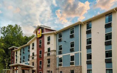Photo 2 - My Place Hotel - Huntersville, NC