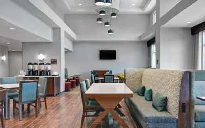 Photo 4 - Hampton Inn & Suites MacClenny I-10