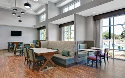 Photo 3 - Hampton Inn & Suites MacClenny I-10