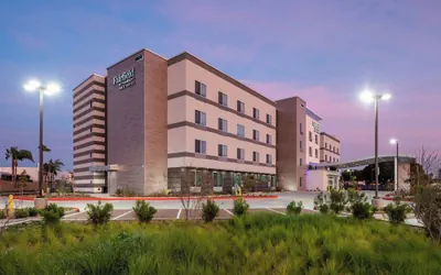 Photo 2 - Fairfield Inn & Suites by Marriott Anaheim Los Alamitos