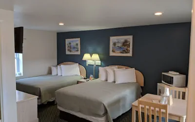 Photo 5 - Crystal Sands Motel