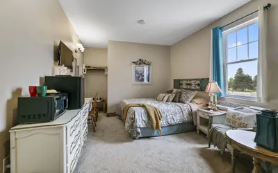 Photo 4 - Twisters Bed and Breakfast