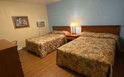 Photo 2 - Gateway Inn