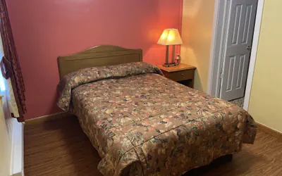 Photo 5 - Gateway Inn
