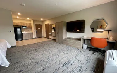 Photo 4 - Holiday Inn Express & Suites Ft. Smith Airport by IHG