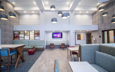 Photo 3 - Hampton Inn & Suites North Attleboro