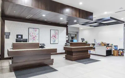 Photo 3 - Hilton Garden Inn Detroit Utica