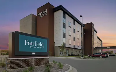 Photo 2 - Fairfield Inn & Suites by Marriott Milwaukee Brookfield