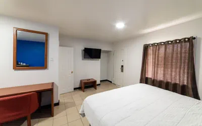 Photo 2 - American Inn