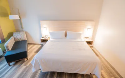 Photo 5 - Holiday Inn Express & Suites Dayton East - Beavercreek by IHG