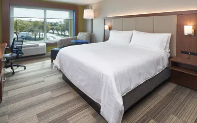 Photo 4 - Holiday Inn Express Doral Miami by IHG
