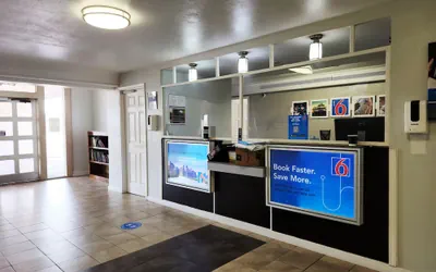 Photo 3 - Studio 6 Baytown, TX - Garth Road