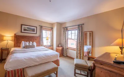 Photo 3 - Comfortable 1 Bedroom Slopeside Condo - No Cleaning Fee! by RedAwning