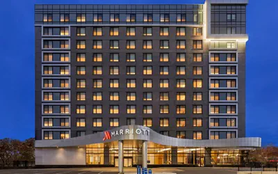 Photo 2 - Marriott New York JFK Airport