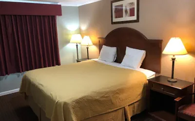 Photo 3 - American Inn