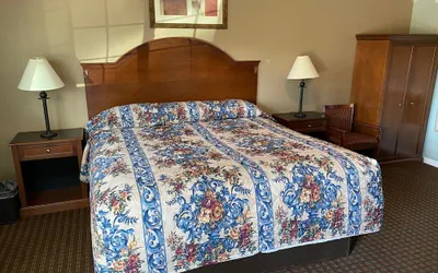 Photo 5 - American Inn