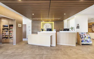 Photo 3 - Fairfield by Marriott Inn & Suites San Francisco Airport Oyster Point Area