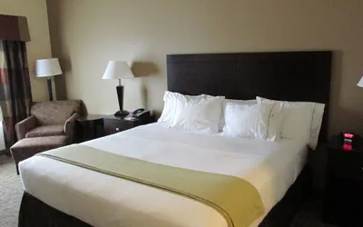Photo 3 - Holiday Inn Express & Suites Wheeling by IHG