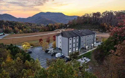 Photo 2 - Microtel Inn & Suites By Wyndham Sylva Dillsboro Area