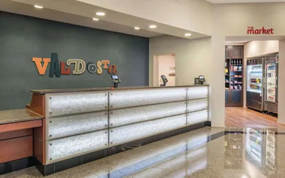 Photo 4 - Drury Plaza Hotel Valdosta