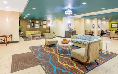 Photo 5 - La Quinta Inn & Suites by Wyndham Floresville