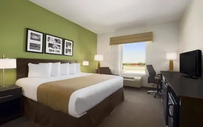 Photo 5 - PetroStay Inn & Suites Cotulla