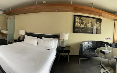 Photo 5 - 14 West Hotel