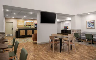 Photo 4 - Hampton Inn & Suites Hope
